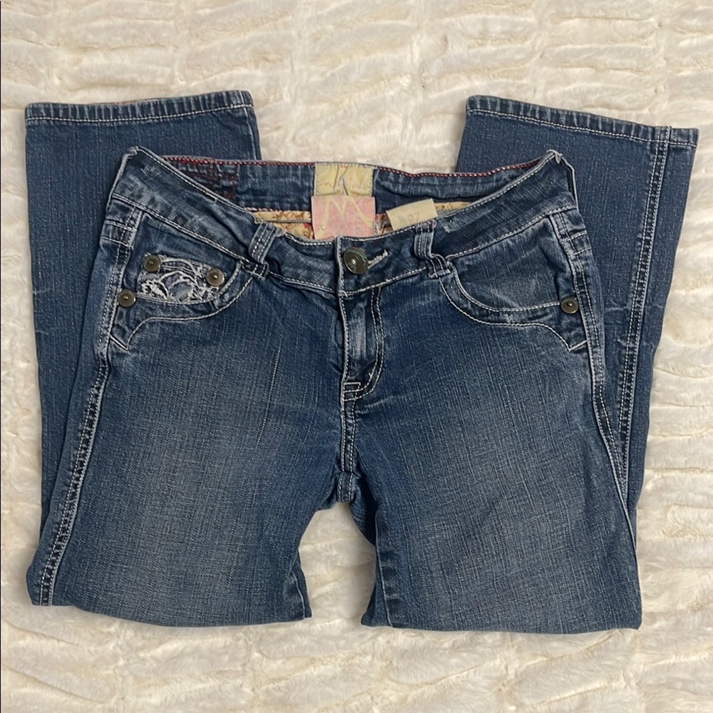 Marlow Blue Capri Pants with‎ Subtle Fading